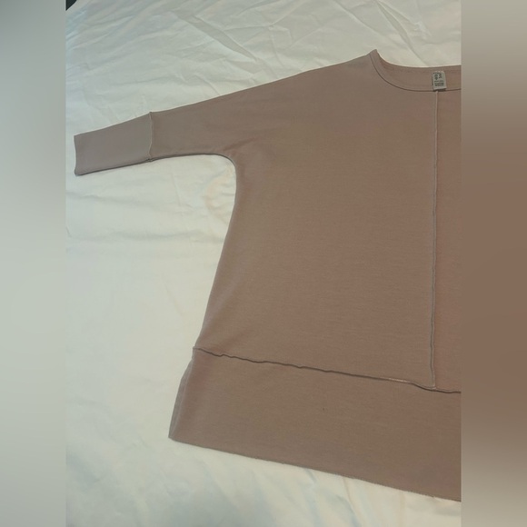 SPANX Sweatshirt Tan Perfect Length 3/4 Dolman Sleeve Top Womens Size S Neutral - Picture 8 of 10